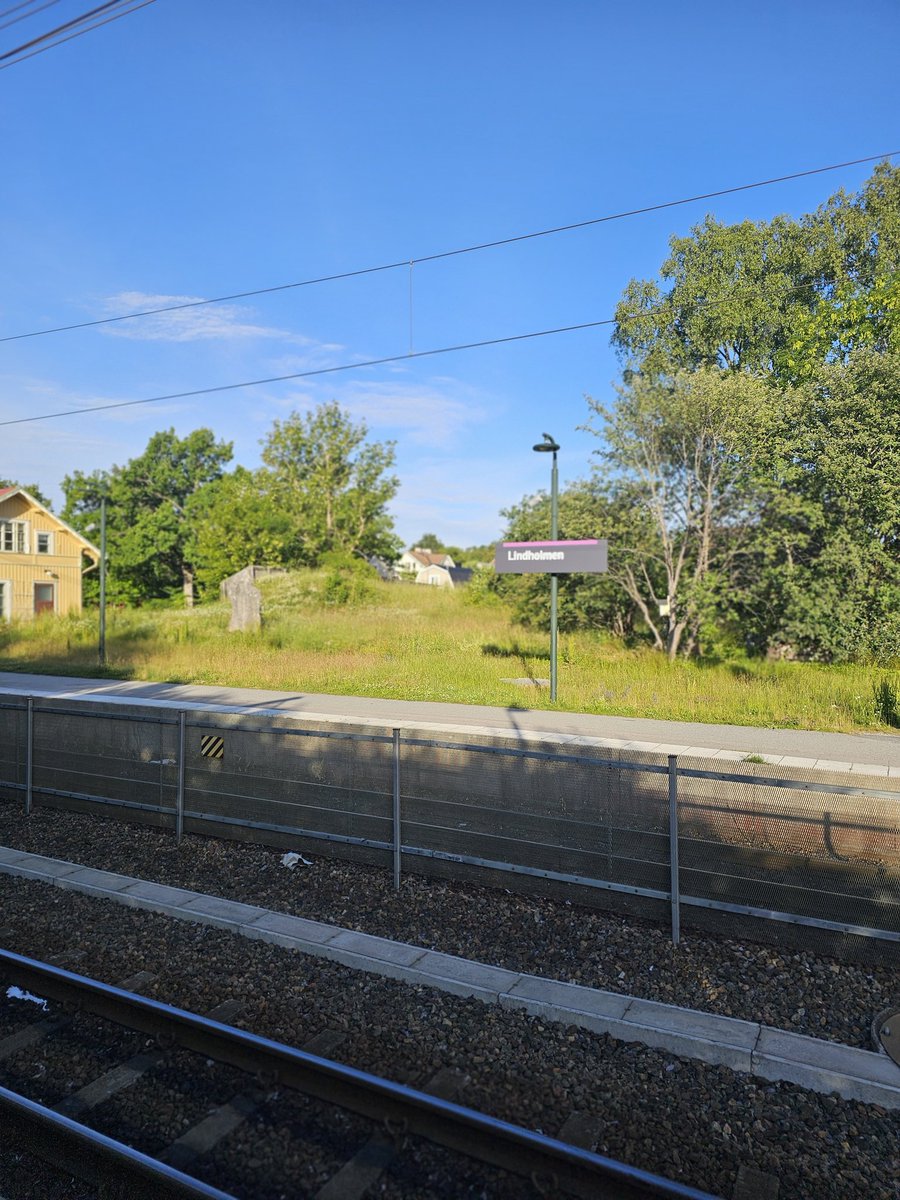 BigDogDJJENS's tweet image. Tufft cykelpass 8
mil, 4 timmar TIDIGT...
______
#BikeFlow #DJJens #VeganPower 
#Träning 21 Dagar i rad (Försök 32)
#Dag5 🌱  22:a Juni 2O24 🚴🏻‍♀️
Saturday kl. O4:2O-O8:2O #80km
Från innerstan SthlmCity å ända
ut till min gamla hood Vallentuna/
Lindholmen + extra runt i Täby
på väg…