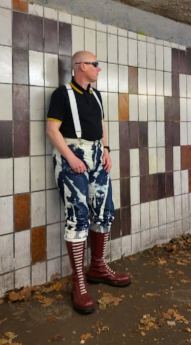 Love to meet this Skin in the subway