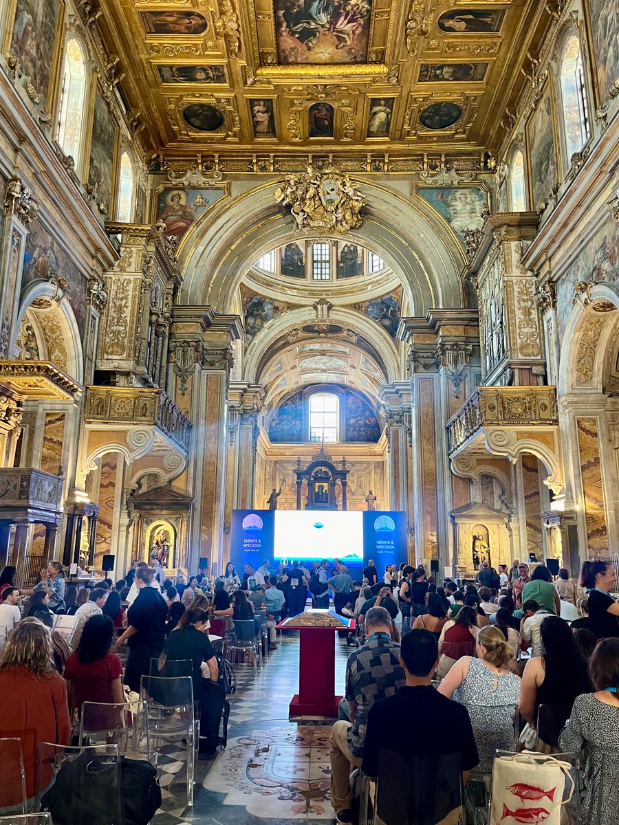 Fee Smulders tweet media