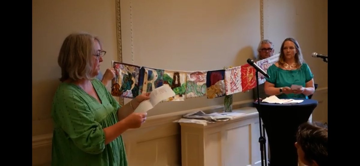 Laura Davis tweet media