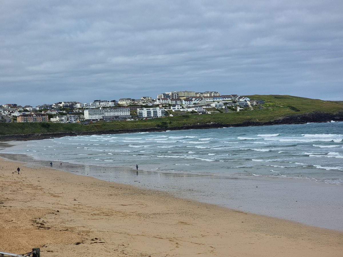 Ben_Boot72's tweet photo. Early coffee overlooking Fistral beach before the crowds arrive. 👌 #flyingvisit https://t.co/pE1rvp9k1N