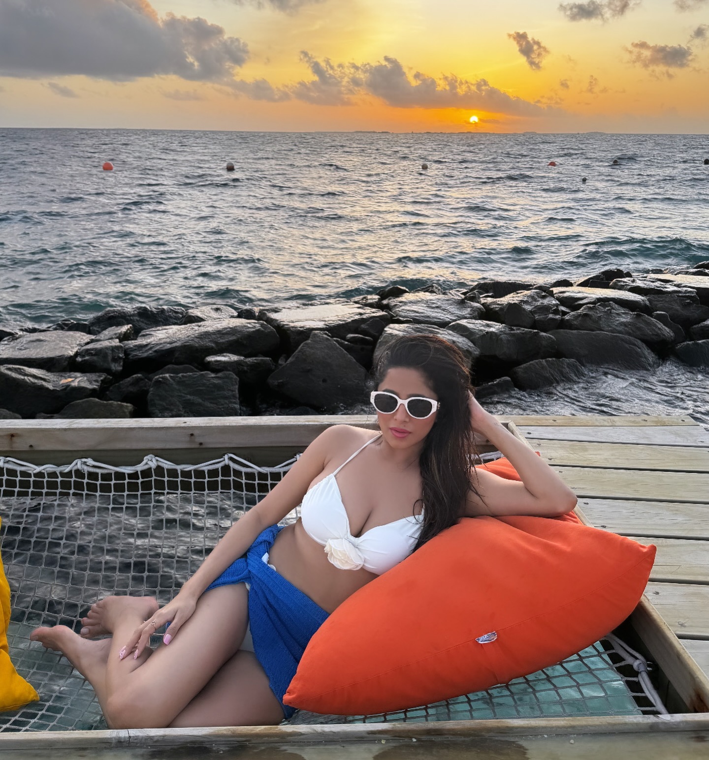 GQqaQtLakAIZY4V?format=jpg&name=large