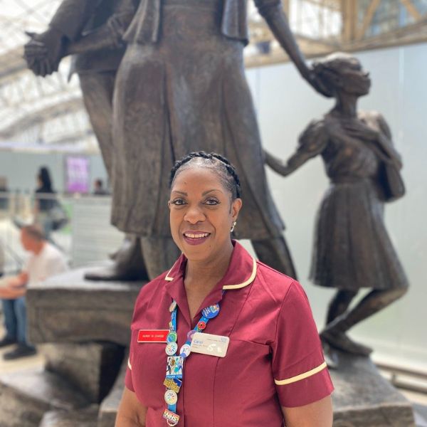 Carol Cato-Duncan, matron for renal at Hammersmith Hospital, reflects on the legacy of the Windrush generation on the NHS and how she was inspired to follow in her mother's footsteps to work for the NHS ➡️ youtube.com/watch?v=nEIvK8…
 
#WindrushDay <a href="/NHSEngland/">NHS England</a>