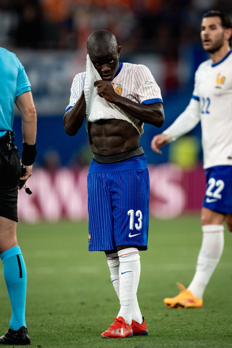 ActuFoot_'s tweet image. N’Golo Kanté. 💪

📸 @equipedefrance