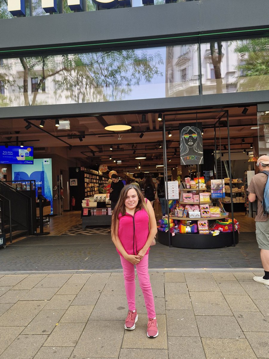 BegerackTanja's tweet photo. Maybe the next book reading of my book 
"A Special Life - The story of a life" will take place at Thalia or Morawa in Vienna?

#vienna #thaliabuchhandlungen #austria #booklover #books #reading #readingtime https://t.co/Lsw0sBl3nt