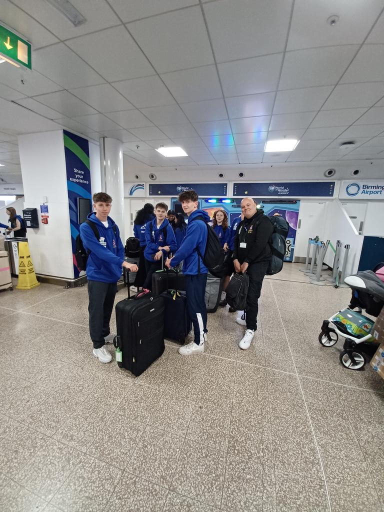 BHX > IST

Leg 1 of our journey to Nepal is underway✈️🇳🇵@stpeterssch