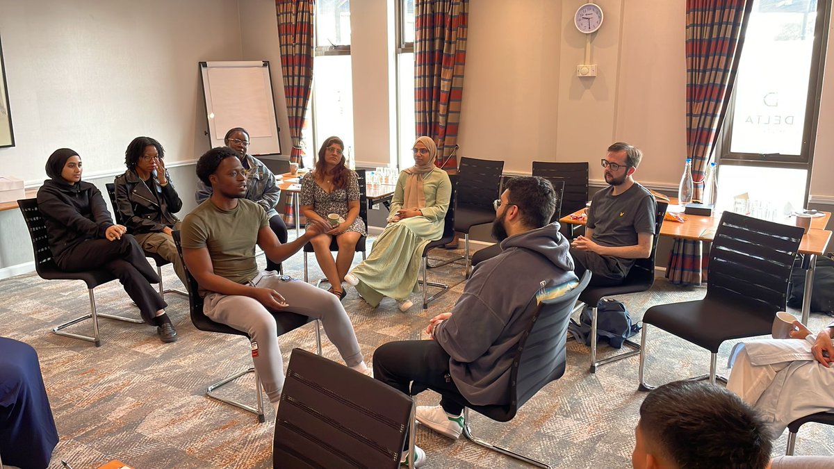 Day #2 at the #ECT #Residential c/o of the SKLP Learning Partnership and for session 1, it's thinking caps🔛🎓for a debate on 'pedagogy vs subj knowledge' 🗣️ #Socratic debate