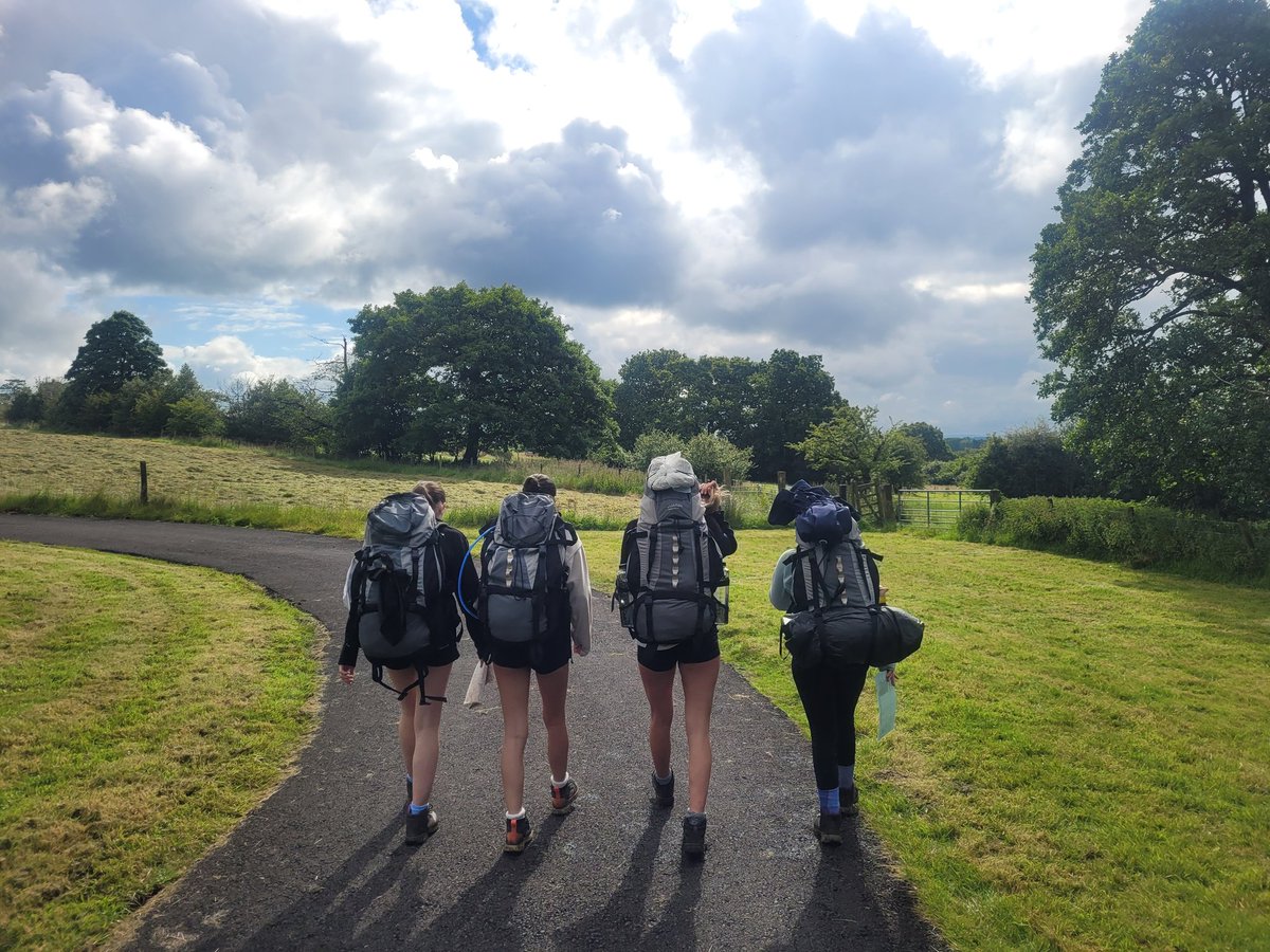 And they're off! 🥾⛰️🥾