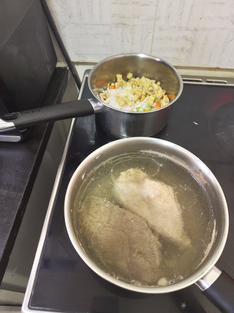 Infosec_4_all's tweet image. Yes, men can cook, for all those asking. I cooked a meat pot pie today and cooking chicken wild rice soup next. 
#cybersecuritychef #mencancook