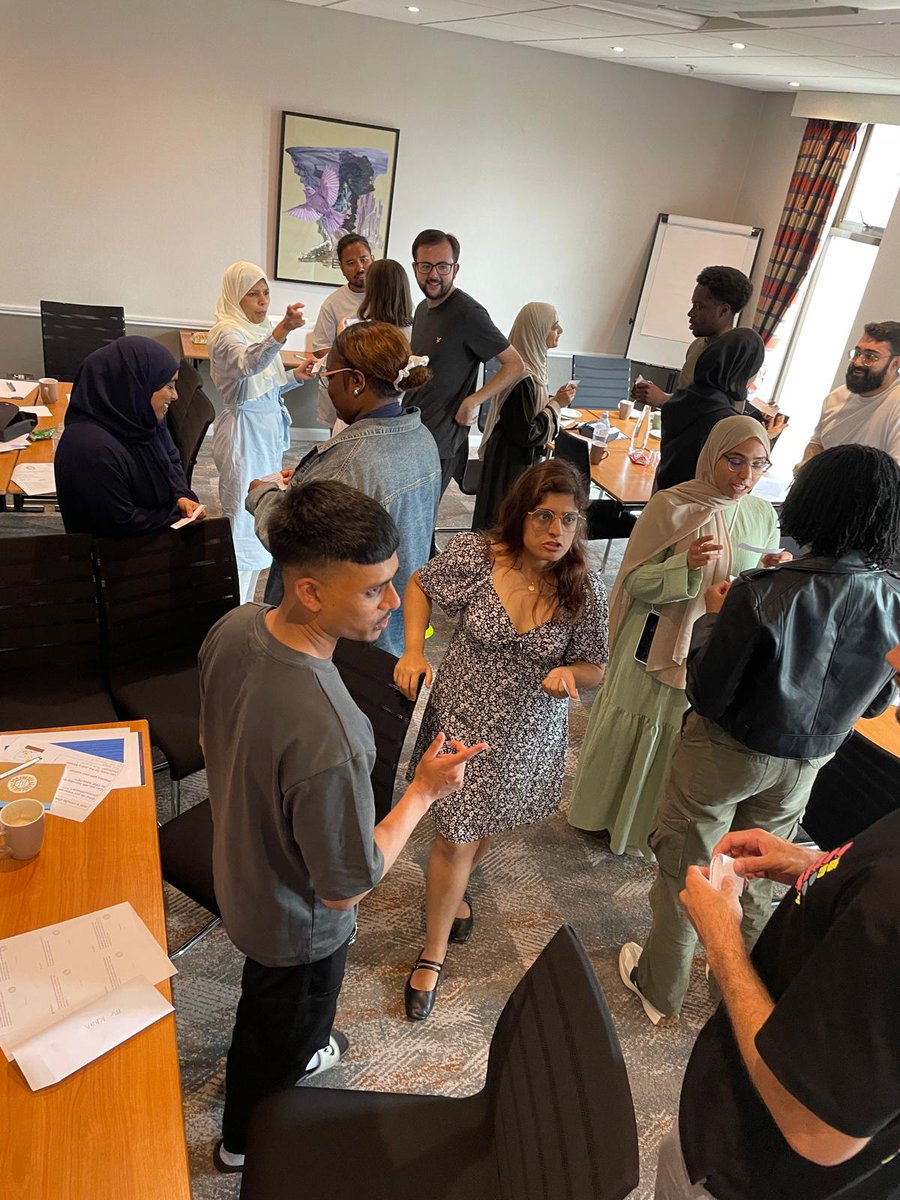 #ECT Residential in full flow this weekend via the #SKLP #Partnership. Nothing like a Quiz-quiz-trade-trade to get the talking going #Oracy #NextGen fabulous teachers coming through, brace yourself #Teaching Later on...Exploding the 4Ms + #ArtificialIntelligence #AI in #Education