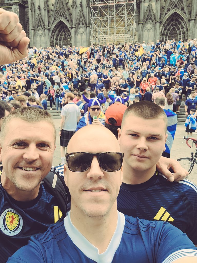 Gjs_travels's tweet photo. #Colonge #Koln #EURo2024 #Germany #Scotland 🇩🇪🏴🍻👍 https://t.co/GH1LhQnzmE