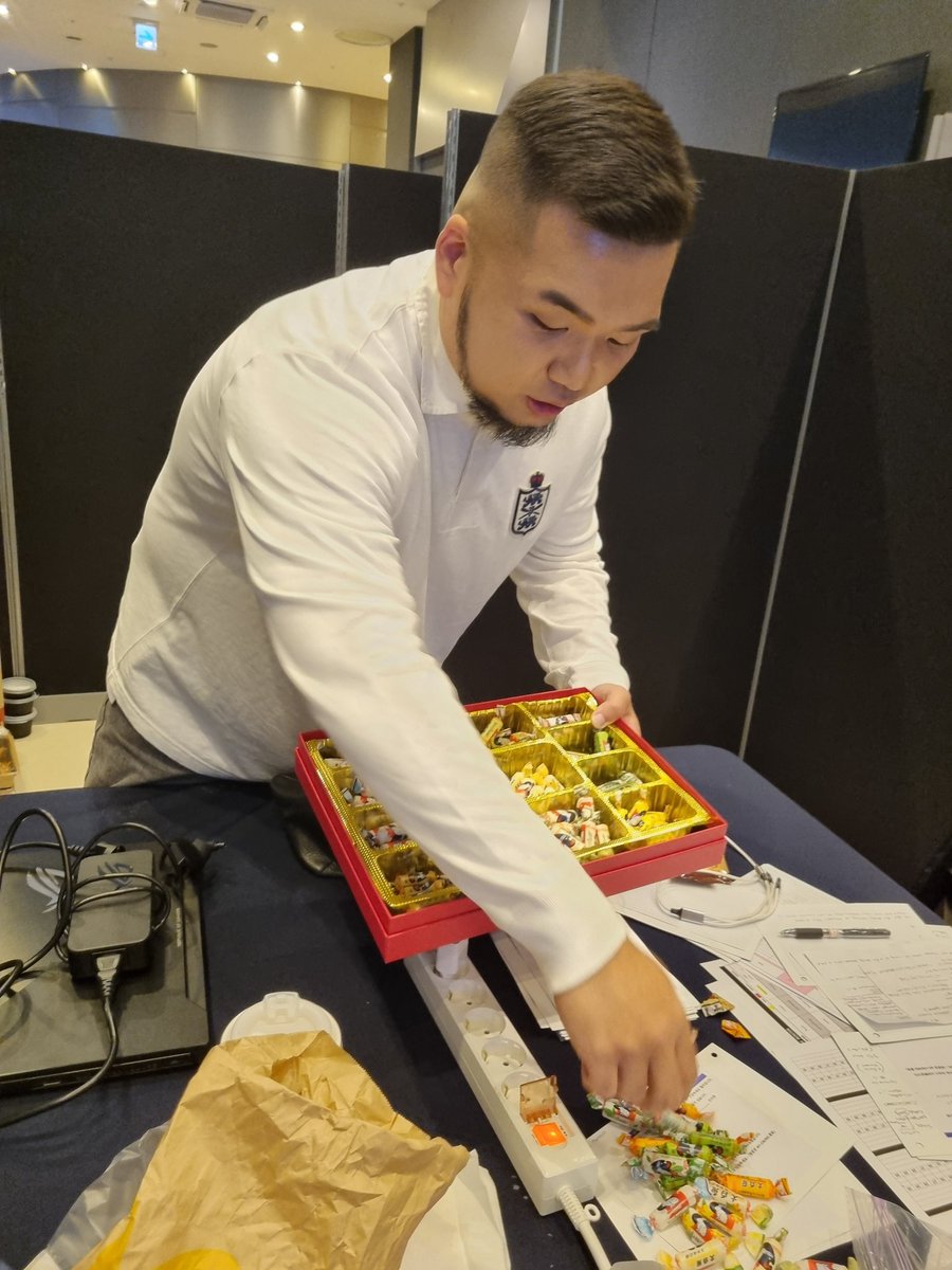 .<a href="/BinbonKR/">Binbon(김진영)</a> has a whole BOX of White Rabbit milk candy from Masters Shanghai 😂
This candy is my childhood!!

Kamsahamnidaaaa~