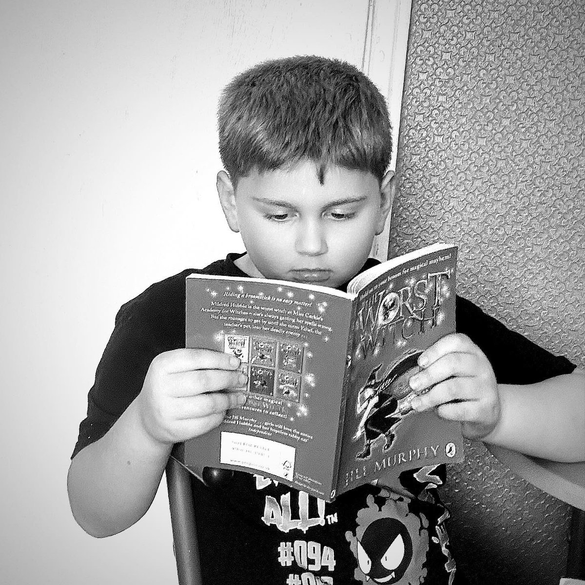 nikitagreen87's tweet image. Freddie doing what he loves the most! 💕📚☺️ #readingforfun #worstwitch #jillmurphy @MissSykesBooks @ManselLearning