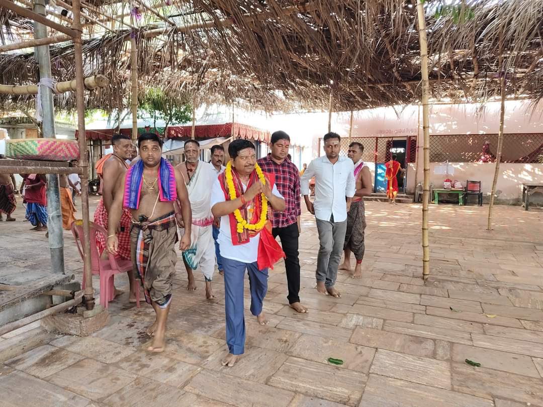 Atanu sabyasachi tweet media