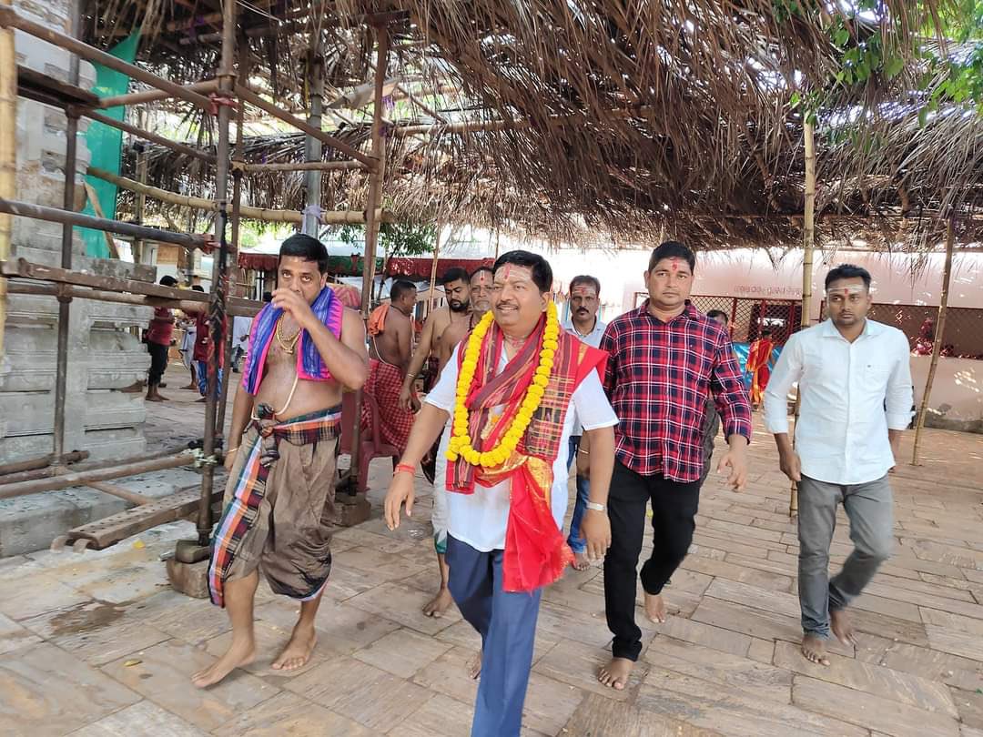 Atanu sabyasachi tweet media