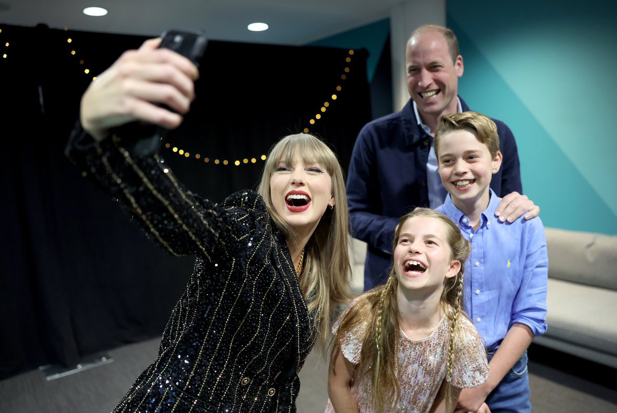 the flamboyant little one being left out of the taylor swift selfie will topple the monarchy, mark my words
