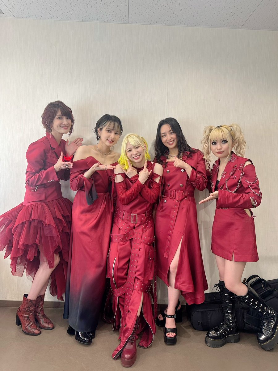 D_Drive_Yuki's tweet image. ツアー2日目豊洲PIT！
みんなの熱い気持ちが最初から伝わってきて最高でした🫶🏻✨
ありがとうございました!!
そしてMizukiさんのバースデーもサプライズできたし嬉しかった🥰
おめでとう！黄色い椅子にかかってるタオル取る時緊張しました🤣

さて次はツアーファイナル！
名古屋でまた会おう！

#EOE…