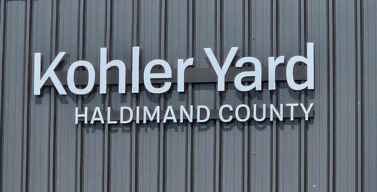 OPP_WR's tweet image. #HaldimandOPP and @ONtransport were conducting enforcement yesterday near Kohler in @HaldimandCounty. 4 licence plates seized from modified vehicles deemed unfit, numerous HTA offences and 1 commercial motor vehicle placed out of service. #safetyfirst^pc