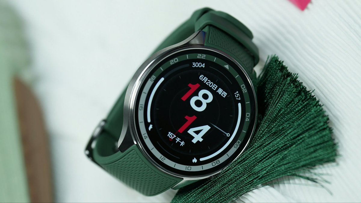 OnePlusClub's tweet image. OnePlus Watch 2 in Nebula Green 💚 

📸 搞机圈的那些事
#OnePlusWatch2
#OnePlusAce3Pro