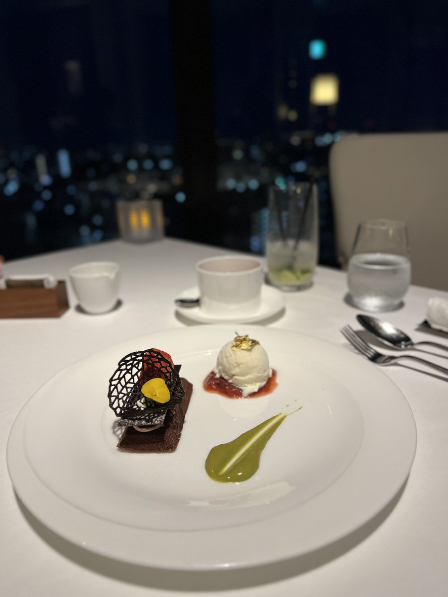 tuki0901aroha's tweet photo. MILANO

月に最低でも２回は食べにきてる場所👀✨
もう癒されたい時悩み事がある時に何かとハイアットに無で向かってる🥹 https://t.co/oVP0pN1bwE