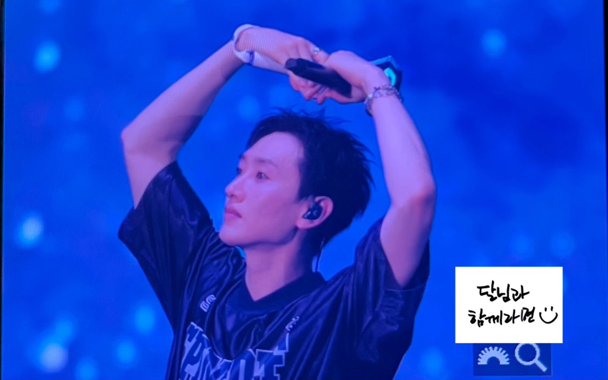 240622 슈퍼쇼 스핀오프❣️
오늘 진짜 너무 예뻤다💙
내일 또 만나요~
오늘 푹 쉬고 몸 관리 잘해요🥹
#은혁 #혁재 #슈퍼쇼스핀오프 #EUNHYUK #SUPERSHOW