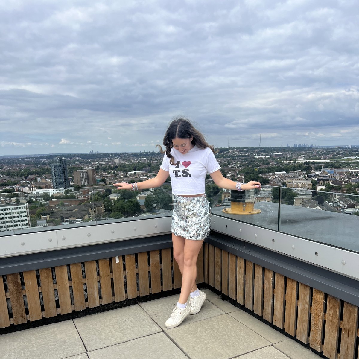 cantspeakabout's tweet photo. Baby we’re the New Romantics 🫶@taylornation13 #LondonTSTheErastour https://t.co/BsMJONFIr8