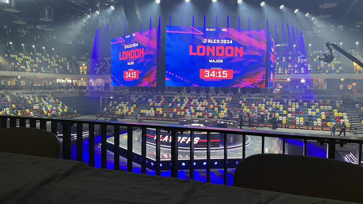 Missed RLCS in London before because of Covid, but I am here this time. Arena is cool af.
