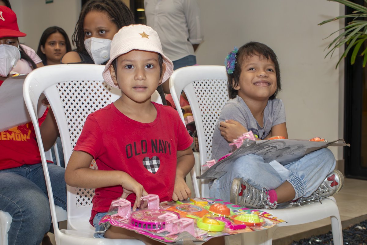 La sonrisa de un niño es la luz que guía un futuro mejor. 
Ayer, desde Juntos Hacemos Futuro, visitamos La Casa de Ronald McDonald, un lugar que se ubica atrás del Hospital Solca y permite que niños con cáncer que viajan desde muy lejos puedan hospedarse de manera temporal