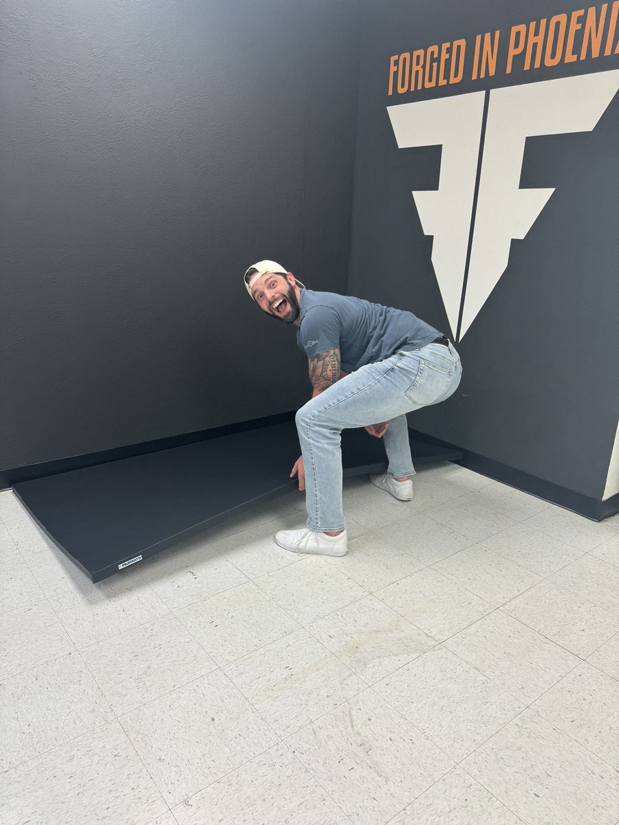 _lukeboston's tweet photo. I did it. https://t.co/rr1jN0Fa7t
