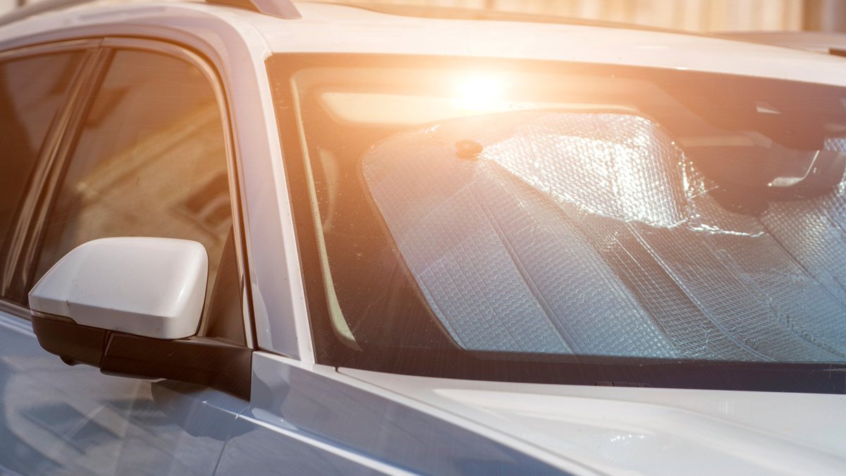 bubblescanada's tweet image. Summer&apos;s here and so is the heat! Protect your car’s paint with our polish and wax services. They work great alongside our decontamination services for ultimate protection. 🚗☀️ #SummerProtection #PolishAndWax #CarCare