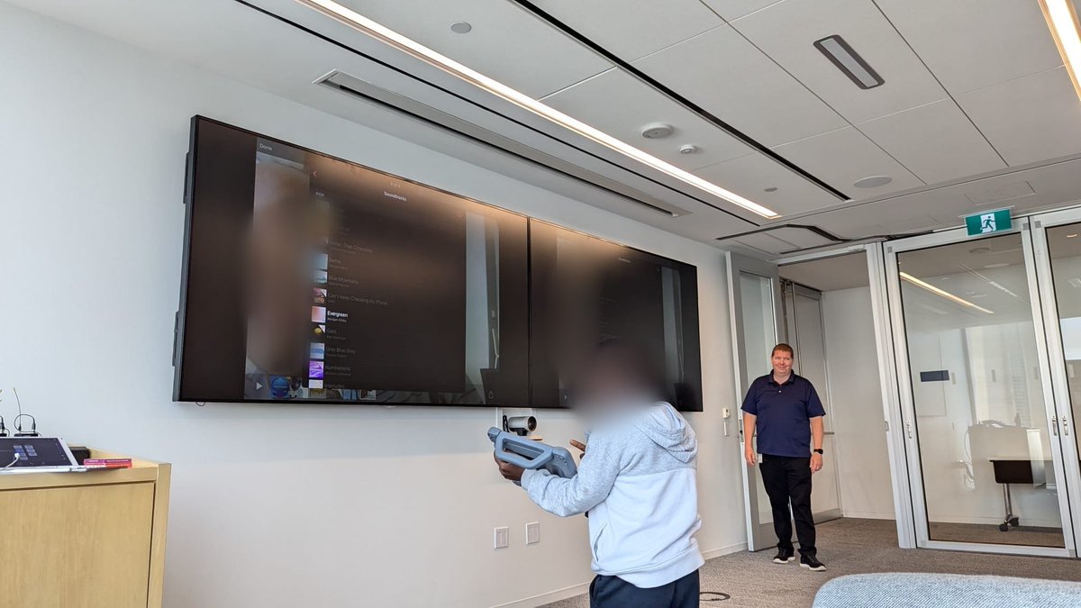 Incredible day of sharing+learning at Apple Canada! Our Ss and teachers shared our project work around student podcasts, 3D design/printing, sound production/recording, Indigenous Education &amp; more! Thx to <a href="/ghumanh2o/">⭕️</a>, <a href="/tdsb_helen/">Helen Fisher</a> + <a href="/IClennieT/">Shawn Lennie</a> for organizing 🙏🏼