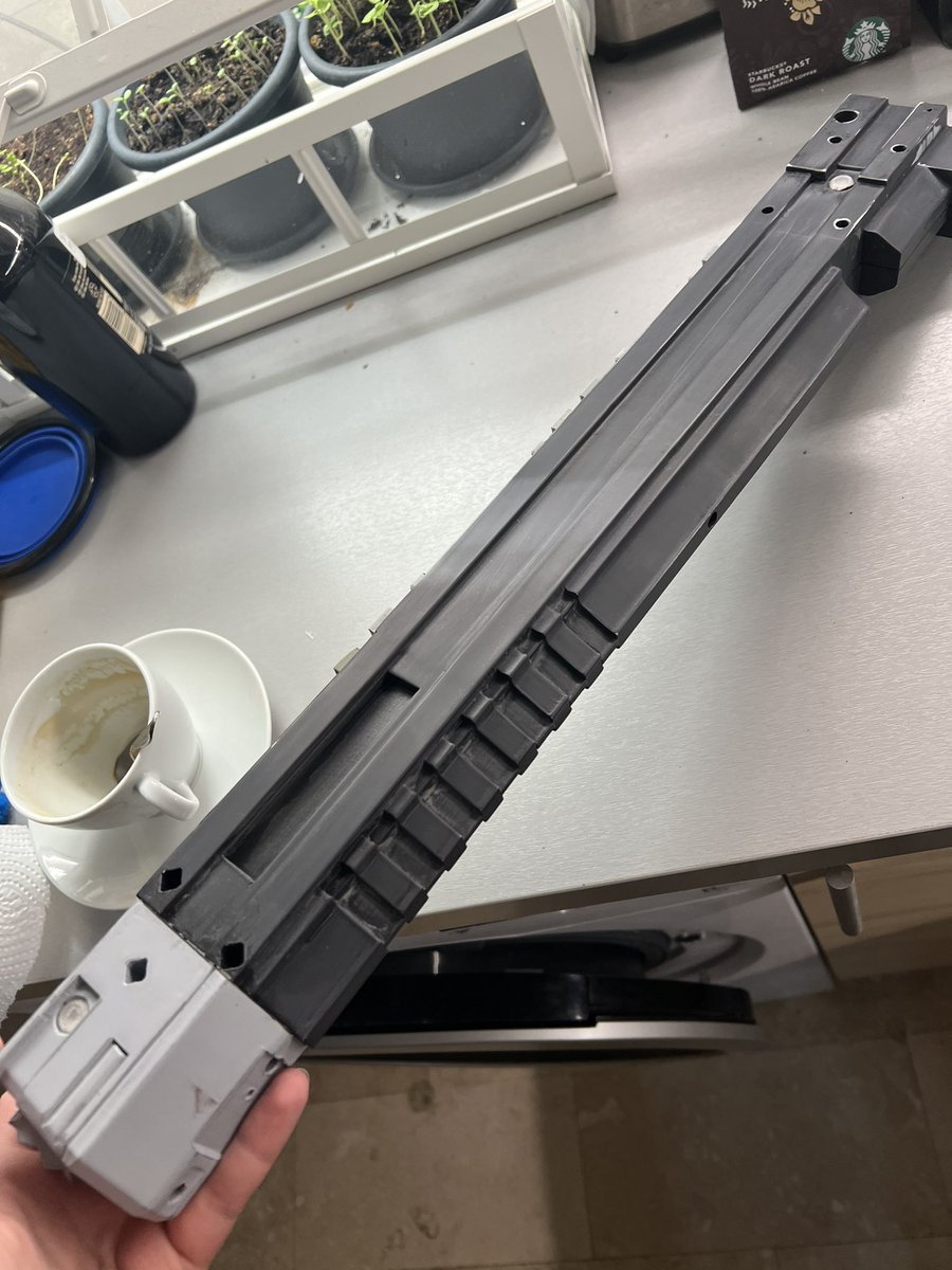 dyana_smythe's tweet photo. Tip-toeing around the spoilers to drop this and bail 🤣 Lanka barrel is smooth as a mfer and ready for paint 💜 Will go work on some electronics to get further along assembly 🦆 out
#Warframe #LittleDuck https://t.co/XrwvIR2kc4