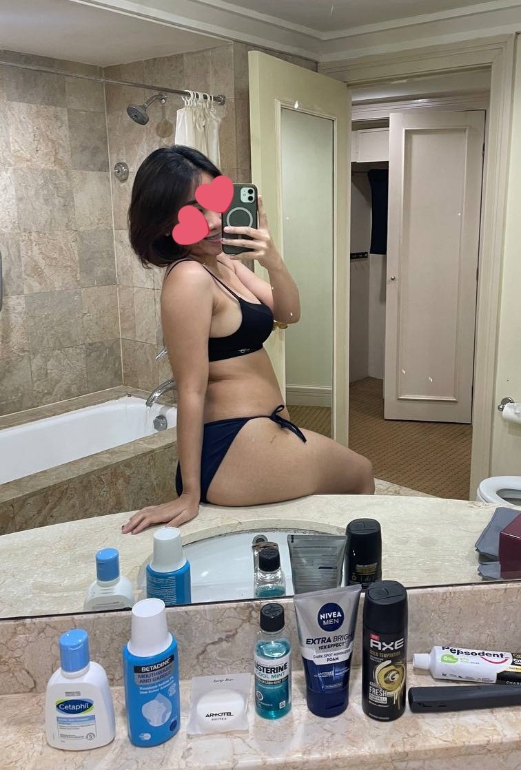 mariaelin12's tweet photo. Jepret jepret buat stock foto buat client elin yang sangean eh kangenan hihi https://t.co/5ObWuYnSdc