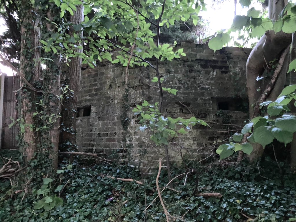 PhilLoder's tweet photo. Stayed at Wateringbury in Kent last night and a walk up and down the Tonbridge Road took me to two #pillboxes, a loop-holed wall and an anti-tank pillbox. The River Medway in the valley below has a line of pillboxes too, but I ran out of time to visit them. #WW2 https://t.co/zAlXFOOUeH