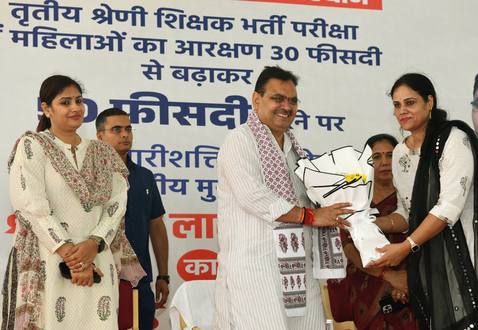 सूचना एवं जनसम्पर्क विभाग, राजस्थान सरकार on X: "नारी शक्ति द्वारा  मुख्यमंत्री का अभिनन्दन देश-प्रदेश के विकास में आधी आबादी का योगदान ...