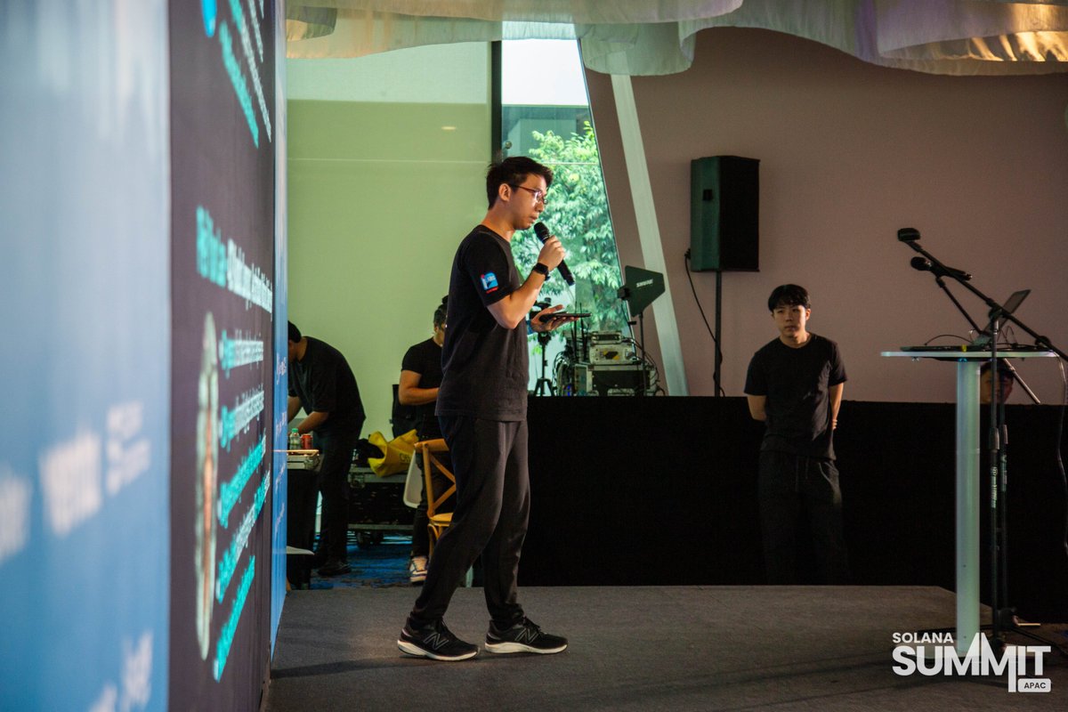 SolanaSummitOrg's tweet image. 3️⃣ prize goes to @AidEyeKit 🥉

A tooklit enabling app makers to create visual guides within apps. It's already the default tool for apps on @solanamobile 📱