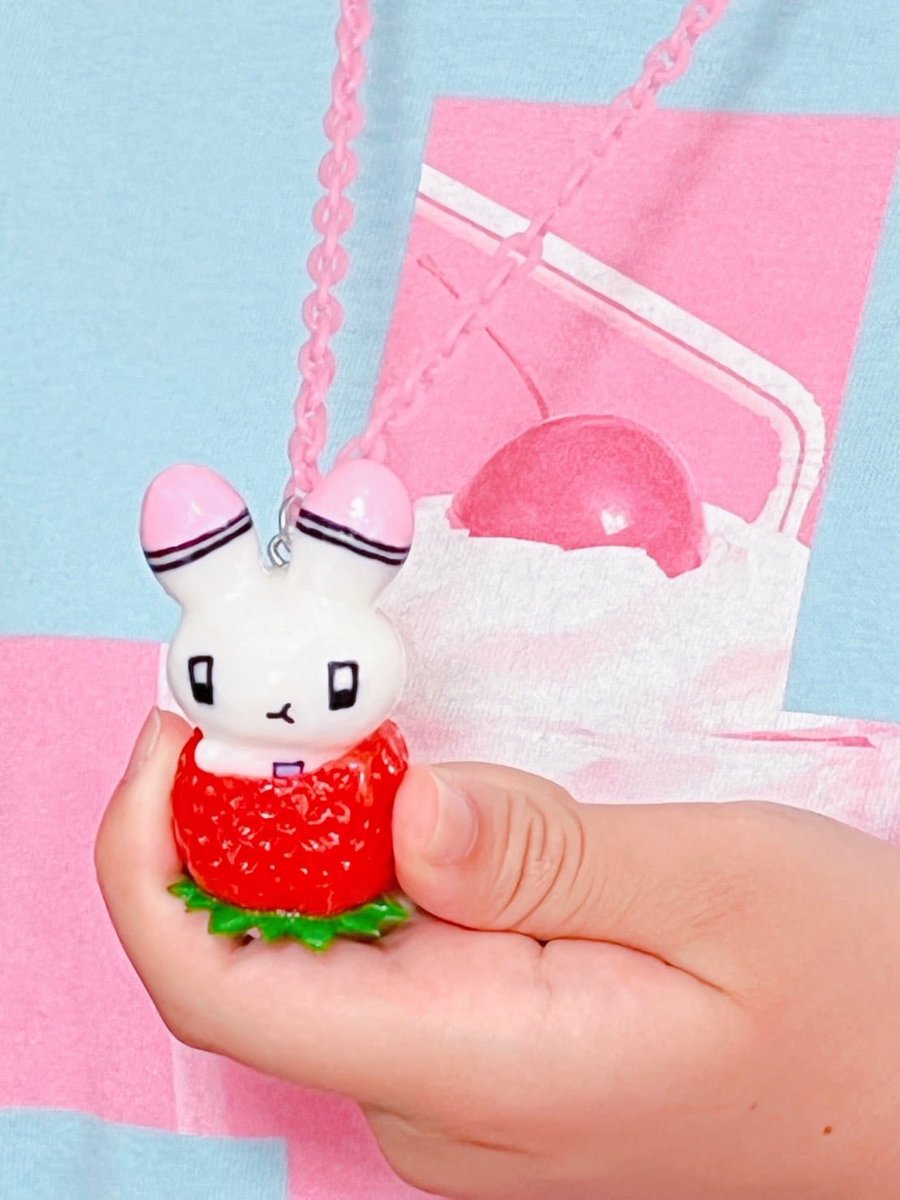 メンヘラチャン 苺もぐもぐ うさたんネックレス 苺もぐもぐ🍓うさたんネックレス』 メンヘラチャン✖️Creamyコラボ