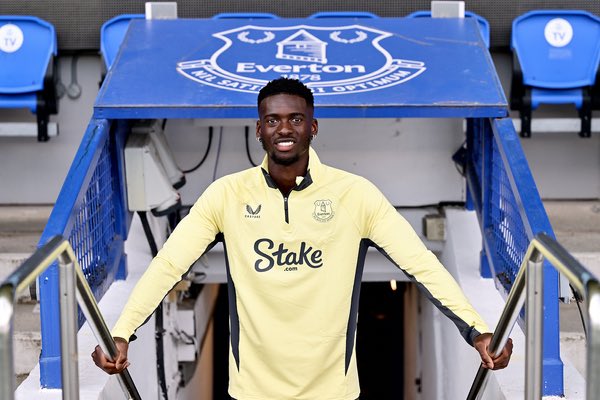 FabrizioRomano's tweet photo. 🔵🔐 Official, confirmed. Tim Iroegbunam signs for Everton from Aston Villa for £9m fee.

Contract until June 2027.

↪️ Lewis Dobbin will join Aston Villa from Everton as part of the deal, confirmed. https://t.co/S4kl79k3sj