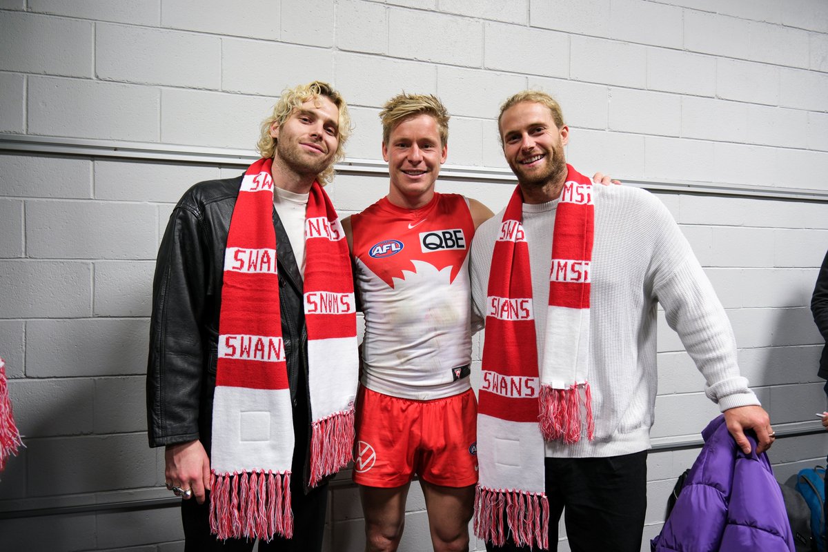 Sydney Swans (@sydneyswans) on Twitter photo Our #5 linking up with 5SOS.
Huge shout out to our guy, <a href="/Luke5SOS/">Luke Hemmings</a> for celebrating the Sydney Derby with us. #Bloods Our #5 linking up with 5SOS.
Huge shout out to our guy, <a href="/Luke5SOS/">Luke Hemmings</a> for celebrating the Sydney Derby with us. #Bloods