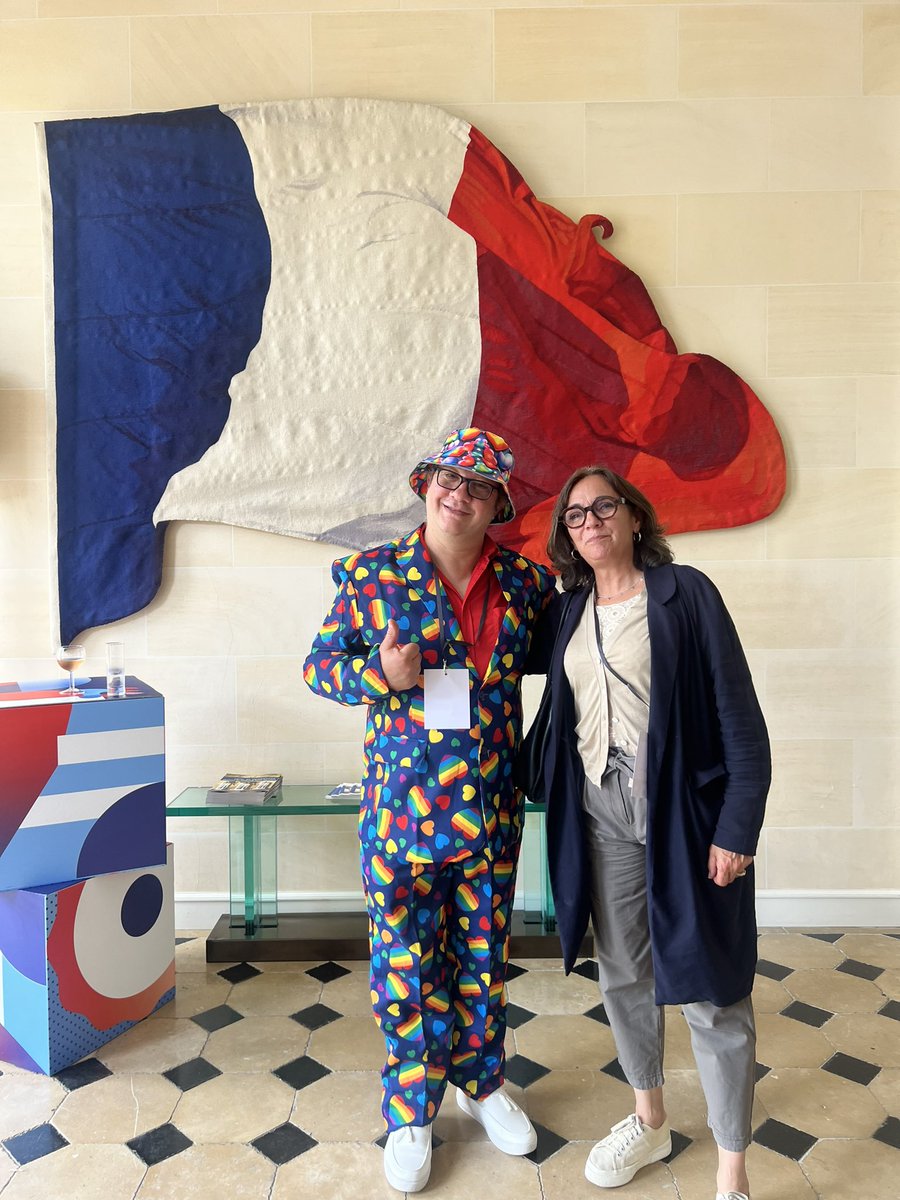 Tellement fier de faire partie de ces 11 000 privilégiés, porteurs de flamme 🔥 olympique #paris2024 
Au bout de cette future torche 
La paix dans le monde 
La propreté de notre planète 
Penser à tous ces bénévoles qui se donnent à font pour que l’humain se porte mieux ainsi que