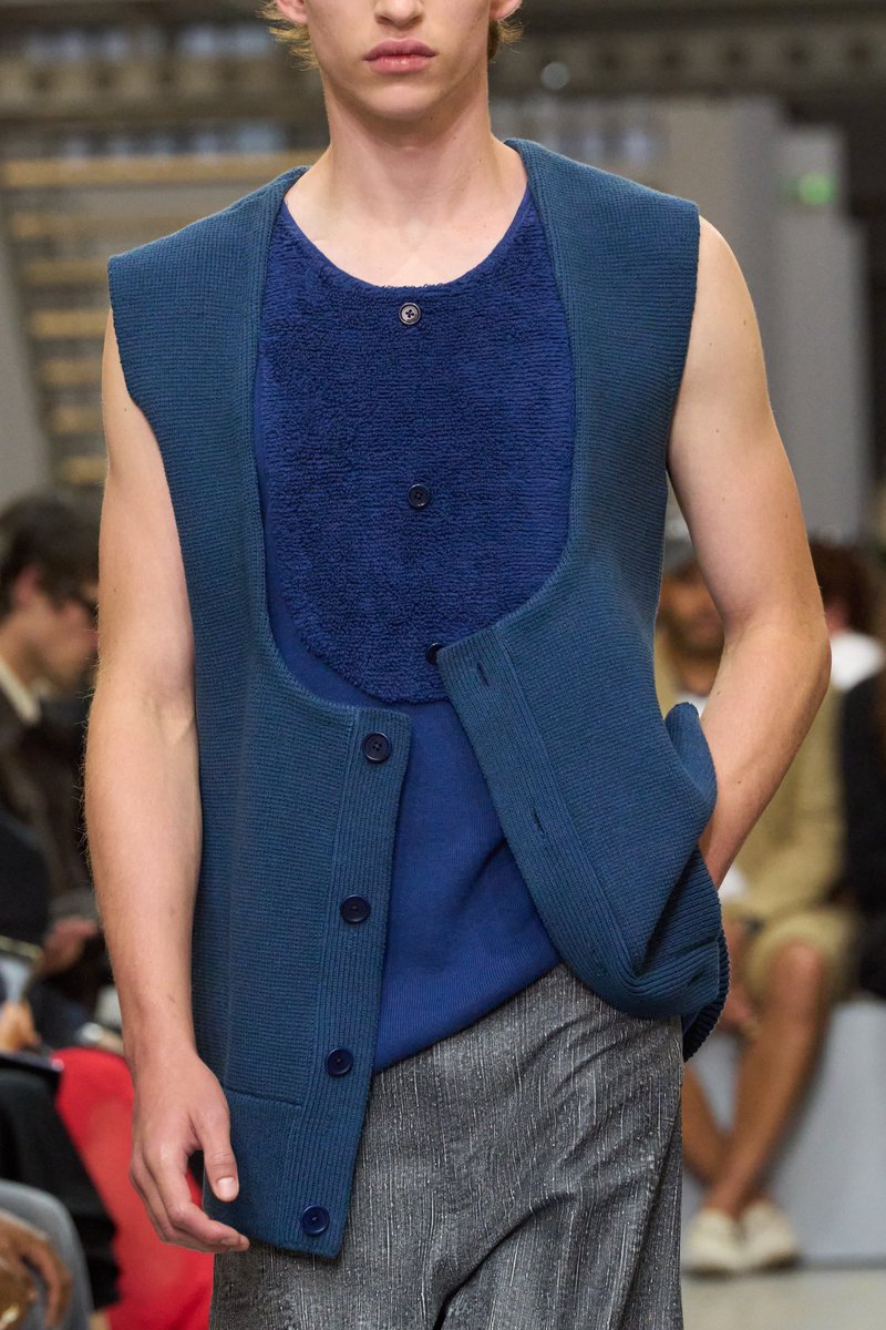 jacquemusx's tweet photo. Some sexy fabric details from JW Anderson Men SS25 🤤 https://t.co/4R9cmIHZmM