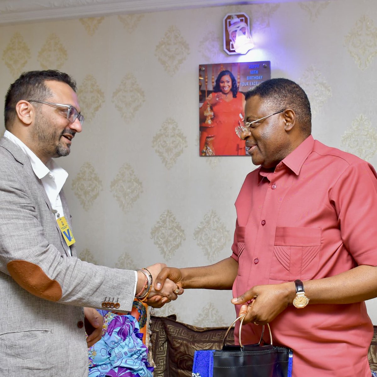 #CrossRiver State of #Nigeria🇳🇬 is including #refugees in their social safety net registry. They are #1 to do so.

🙏🏼 to Governor HE Prince Bassey Edet Otu <a href="/officialspbo/">Bassey Edet Otu</a> and his team for their support.  And to First Lady Eyoanwan Bassey Otu <a href="/owogcrs/">Eyoanwan Bassey Otu</a> for hosting us at her home.