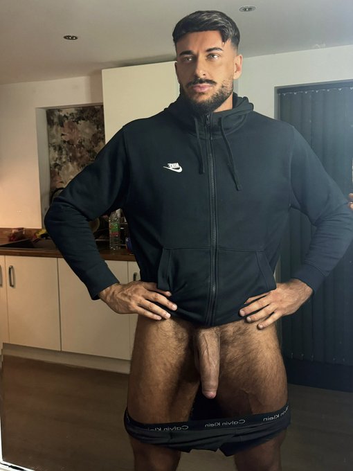 Who wants to be used?😈 https://t.co/ZzlDPacGfB