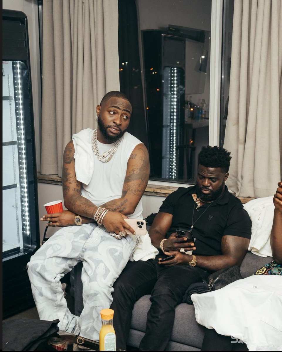 lifeofolaa's tweet photo. Davido’s bestman LATI 🤴#CHIVIDO24 https://t.co/0OnA55oT9y