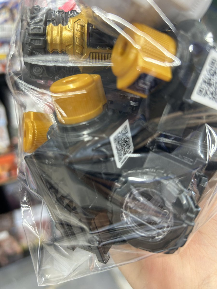 otankonasu810's tweet photo. みんなの中古屋の爆アドで買ったライダー（戦隊、ウルトラでもおけ）玩具
あげてけ！ https://t.co/yORw4i5Bx6