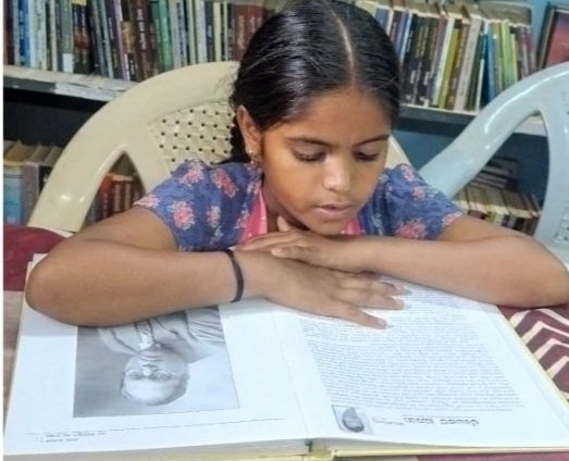 readingkafka's tweet photo. Rural public libraries. 

There's always a seat at the table for a girl who wants to read.

#librariesforall #girlsatthetable https://t.co/C1enFHD60k