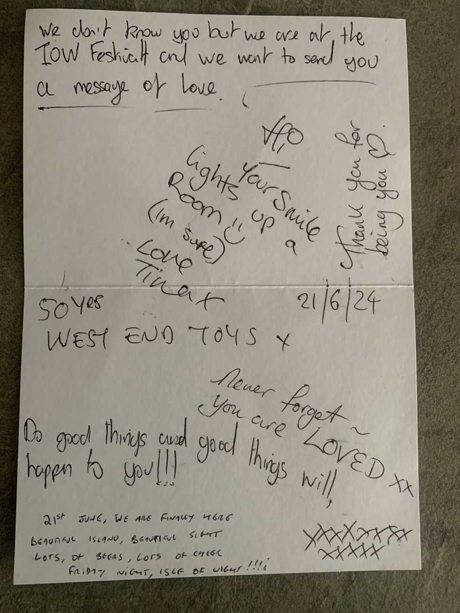 voiceonthebox's tweet photo. Mum and dad got this randomly through the post in Glasgow by special delivery from people at the @IsleOfWightFest can the power of X find the authors of such a random card of kindness? #iowfestival #iowfest #festival #isleofwight https://t.co/b2hDkA2jsS