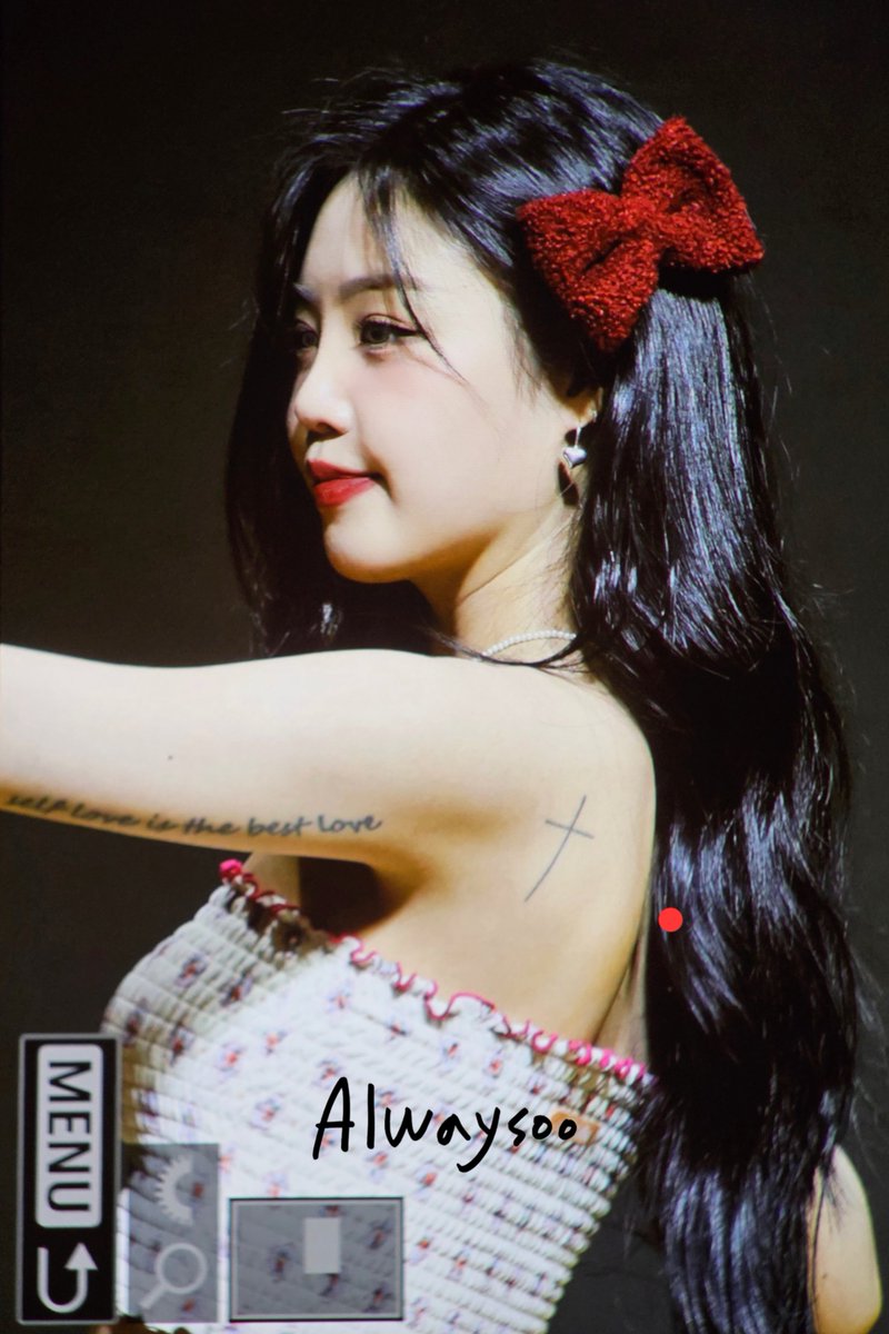 240622 사운드웨이브 대면 수진 

🧸🎀

#수진 #SOOJIN