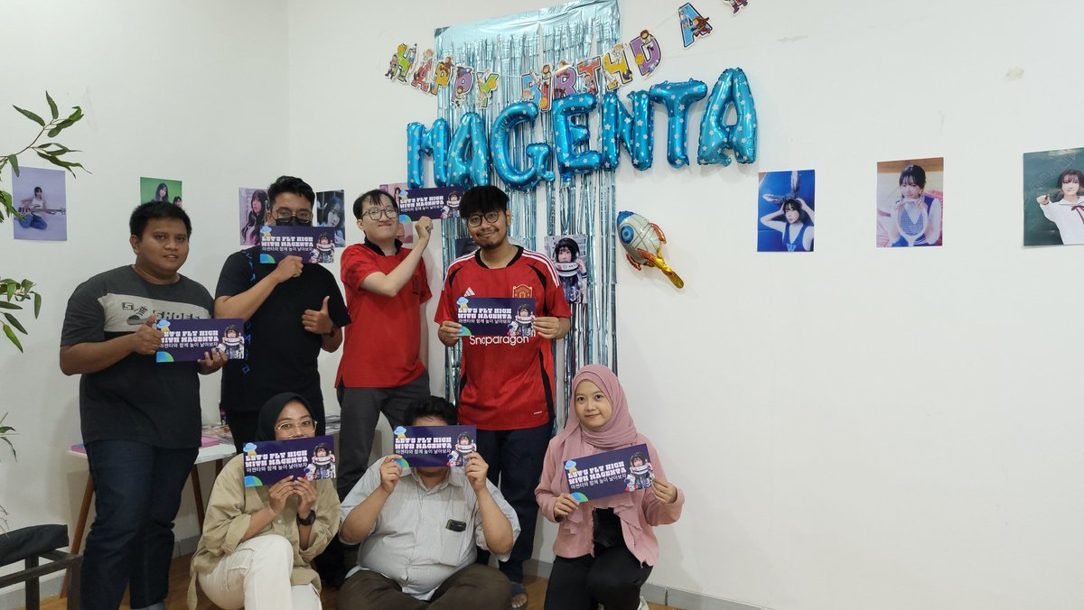 QWER_INA's tweet photo. Terima kasih telah ikut memeriahkan event birthday magenta (yang telat) walau dikit yang dateng, asikin aja ga sih ~๐ค
see you there at 1 year anniversary๐ฅฐ
#QWER #MAGENTA #MagentaDay #FlyHighWithMagenta https://t.co/6bEy8nzcMX