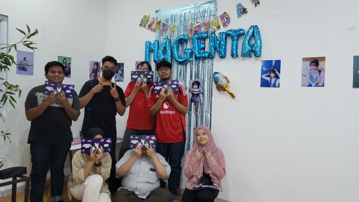 QWER_INA's tweet photo. Terima kasih telah ikut memeriahkan event birthday magenta (yang telat) walau dikit yang dateng, asikin aja ga sih ~๐ค
see you there at 1 year anniversary๐ฅฐ
#QWER #MAGENTA #MagentaDay #FlyHighWithMagenta https://t.co/6bEy8nzcMX